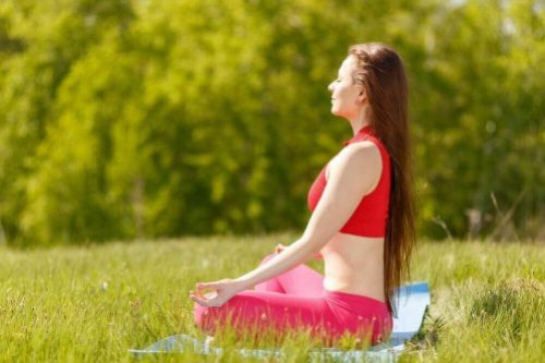 7 yogapositioner för lycka, lugn och hälsa