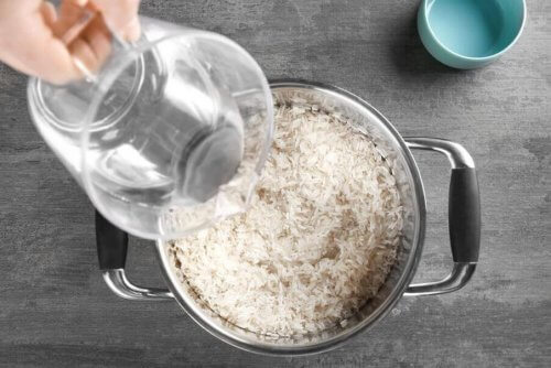 Ris är en huvudingrediens i paella