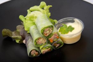 3 läckra salladswraps med grönsaker och frukt