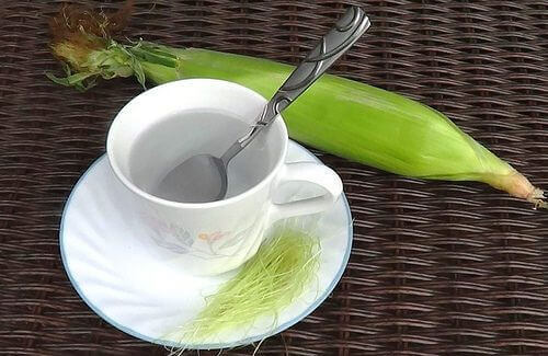 Gör ett te på majsblommans fibertrådar