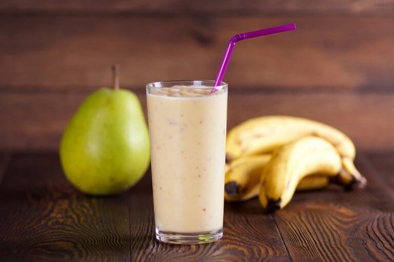 Smoothie med banan och päron.