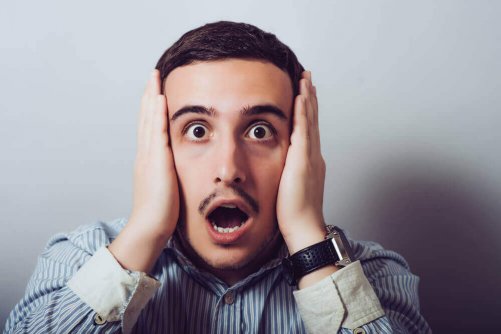 Individen lider vanligtvis av en förändring i intensiteten i sina känslor.