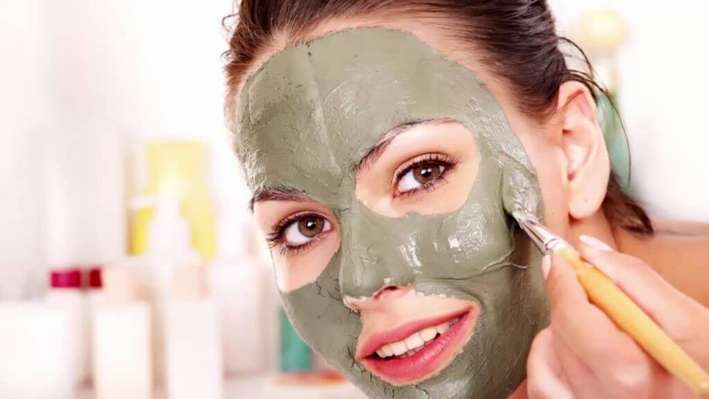 Skönhetstrick från 1100-talet med lera.