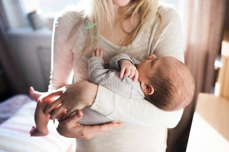 Hur lugnar du din bebis hicka på bästa vis