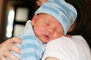 Gulsot hos bebisar: symptom och behandling