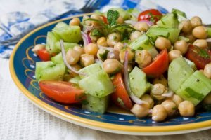 Fyra läckra recept på kikärtssallad