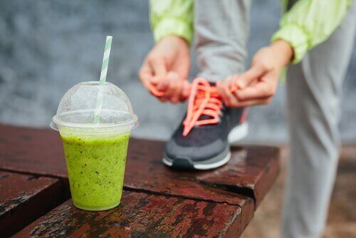 Dricker proteinshake innan träning