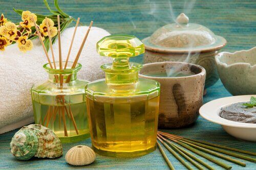 Luftrenare och blommor.