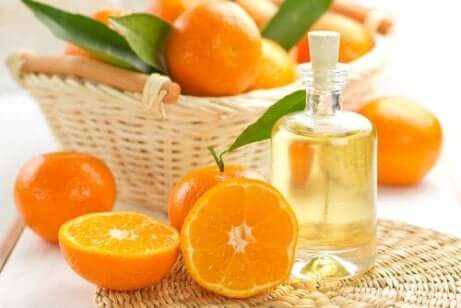 Skydda håret med mandarin- och jojobaolja