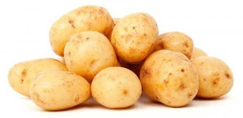 Potatis i hög.