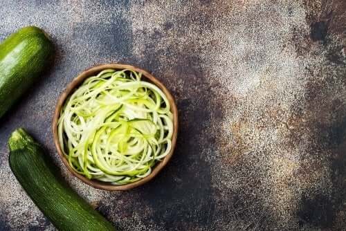 Recept med säsongsgrönsaker: zucchini.