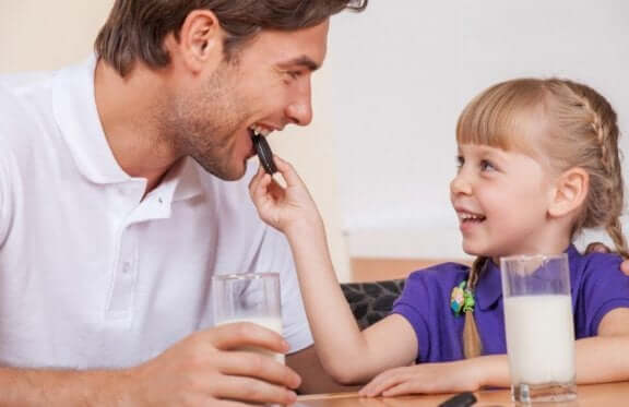 Dotter bjuder pappa på den bästa chokladpajen