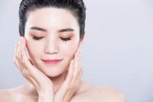 Hur man får långa och rikliga ögonfransar