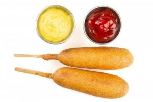 Ett enkelt och utsökt recept på corn dogs