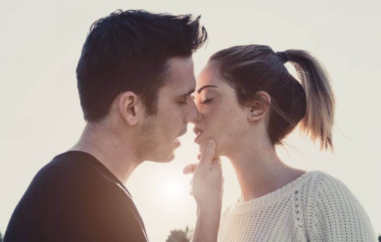 10 tekniker för att bli en bättre kyssare