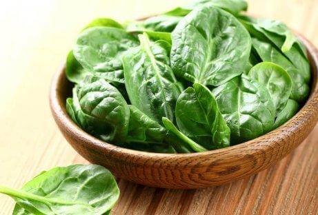 Det finns många livsmedel som är rika på E-vitamin
