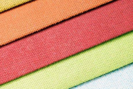 Är mönstrat eller enfärgat bästa looken för bröllop?