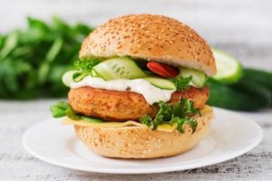 Prova denna kycklingburgare med mycket protein