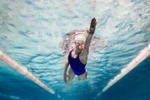 Fem överraskande psykologiska fördelar med simning