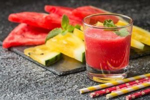 Röd juice för hälsosam viktnedgång