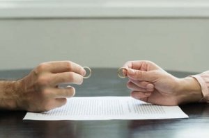 7 tips för att komma över en traumatisk skilsmässa