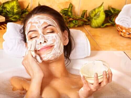 Exfoliera huden regelbundet