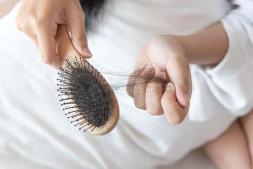Du kan undvika håravfall med dessa tre huskurer
