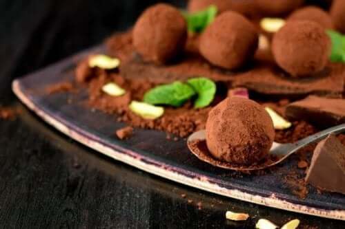 Ett hemgjort recept på utsökt chokladtryffel