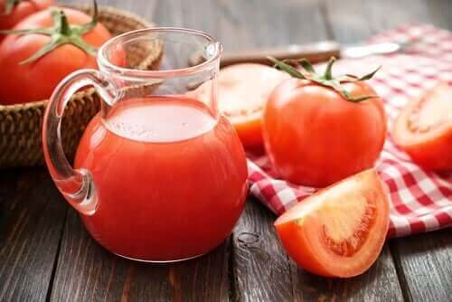 Tomatjuice för att behandla järnbristanemi