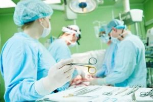 Komplikationer och återhämtning från en sternotomi