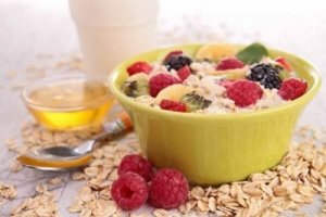 5 sätt att sänka kolesterolet med sin frukost