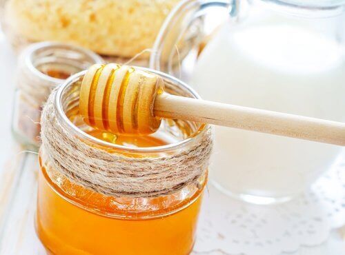 Bota munsår med huskurer på honung