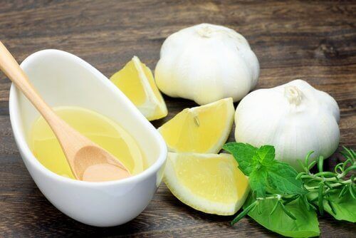 Citron och vitlök för att sänka kolesterolet vid frukost