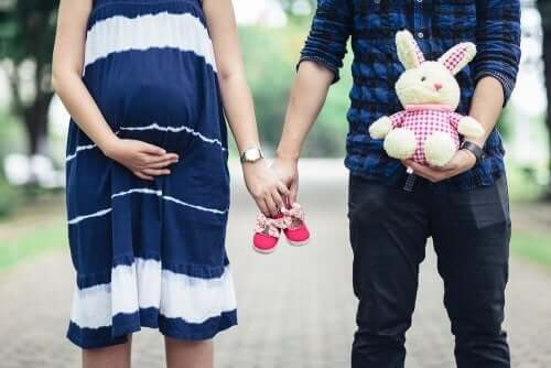 Gravid kvinna med partner