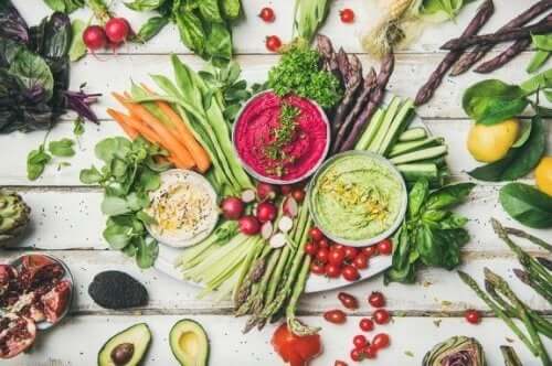 Fördelarna och riskerna med raw food-kosten