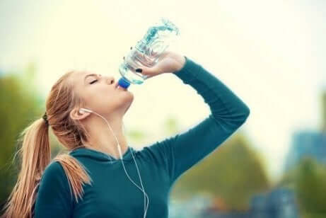 Drick vatten istället för sportdryck