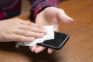 Coronavirus: så kan du rengöra mobilen