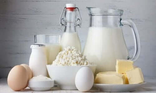 Mjölkprodukter innehåller kalcium.
