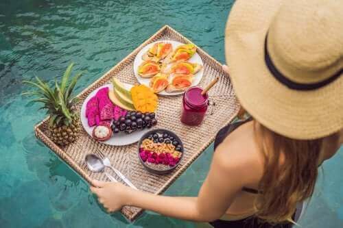 Behåll vikten i sommar med dessa matvanor