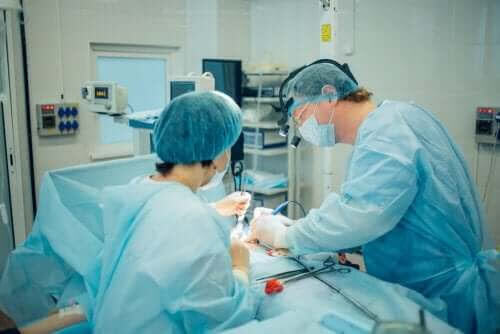 operation av abscesser i bukhålan