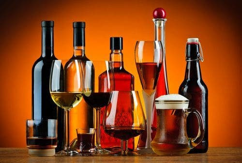 Antabus: vin- och spritflaskor