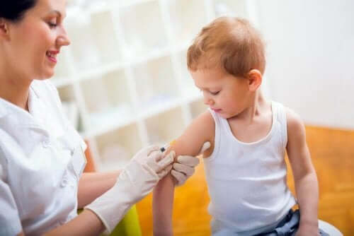 barn får vaccin