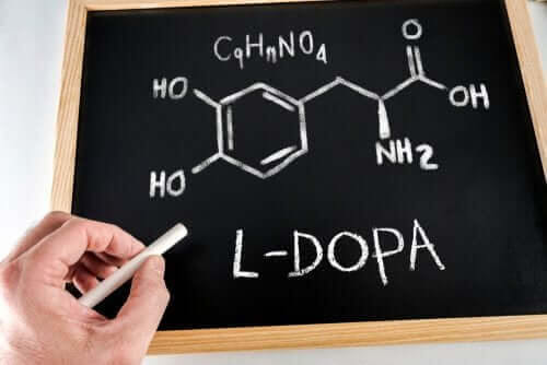 Vad används läkemedlet levodopa till?