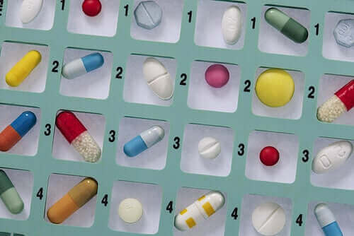 Varför du inte ska självmedicinera antibiotika