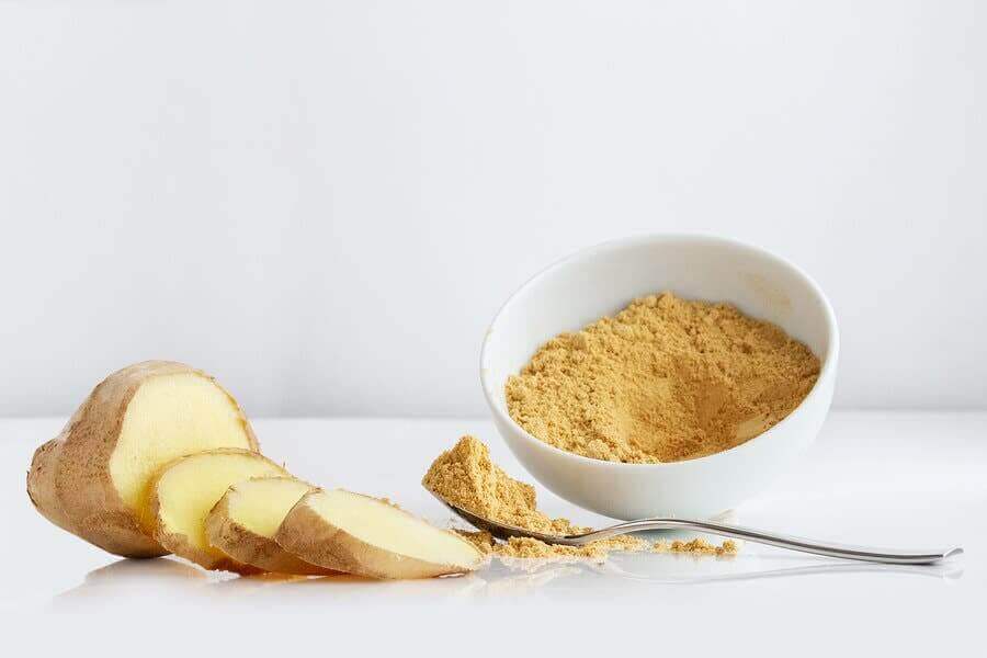 Skivad och mald ingefära