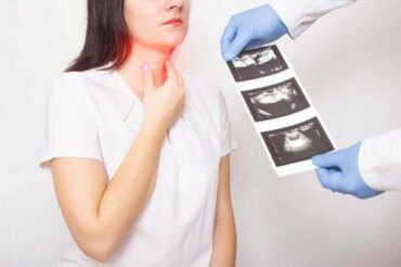 Symptom för sköldkörtelcancer och hur man behandlar det
