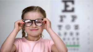 Astigmatism hos barn: hur du upptäcker det