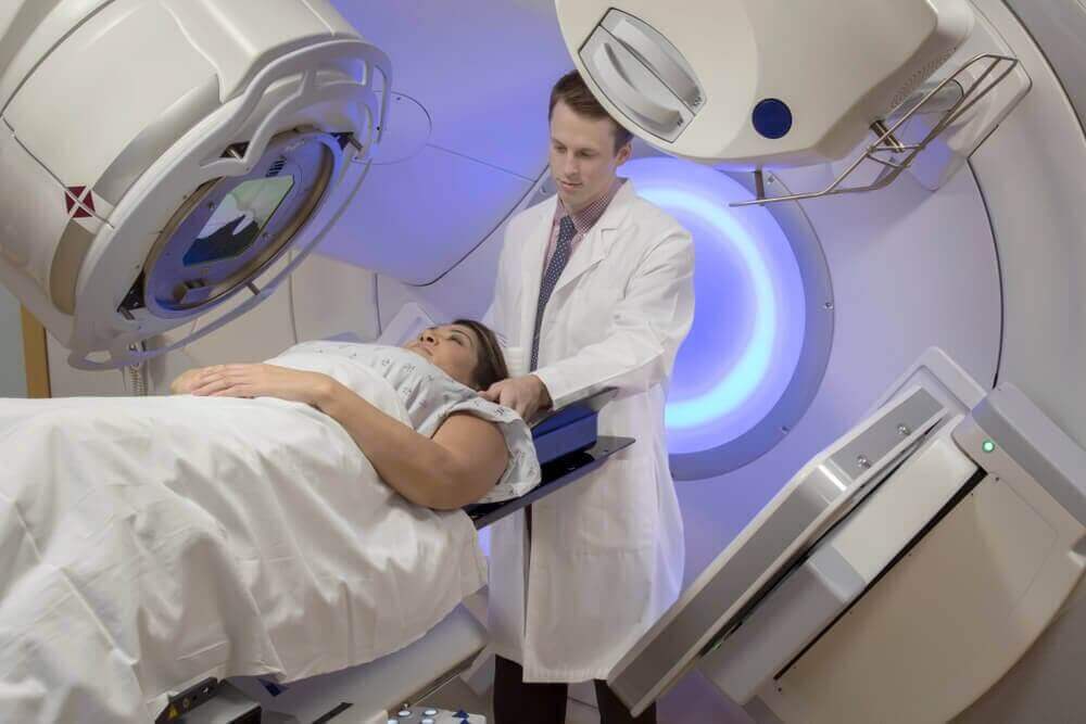 En patient genomgår strålbehandling