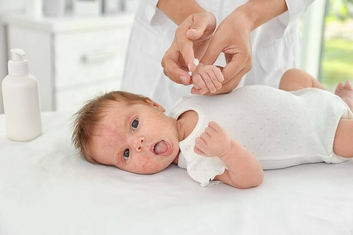 hudvård för ett nyfött barn