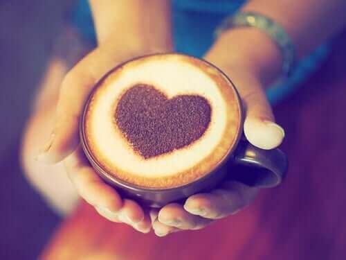Finns det ett samband mellan kaffe och hjärtattack?